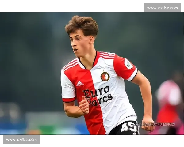维拉免签 19 岁荷兰锋线新星 费耶诺德青训天才雷德蒙加盟 维拉免签 19 岁荷兰锋线新星 费耶诺德青训天才雷德蒙加盟